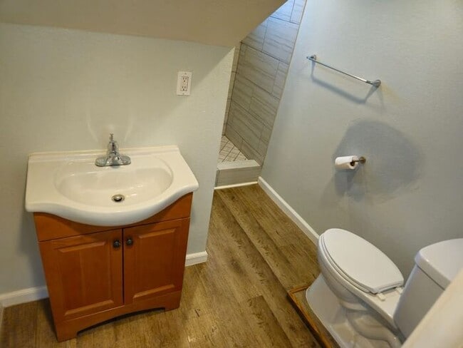 Building Photo - Large Downtown Studio, walking distance to UNR and Downtown Reno