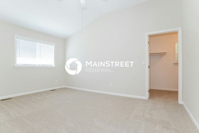 Building Photo - 4 Bedroom Pet-Friendly Home in LEAVENWORTH, KS with Main Street Renewal