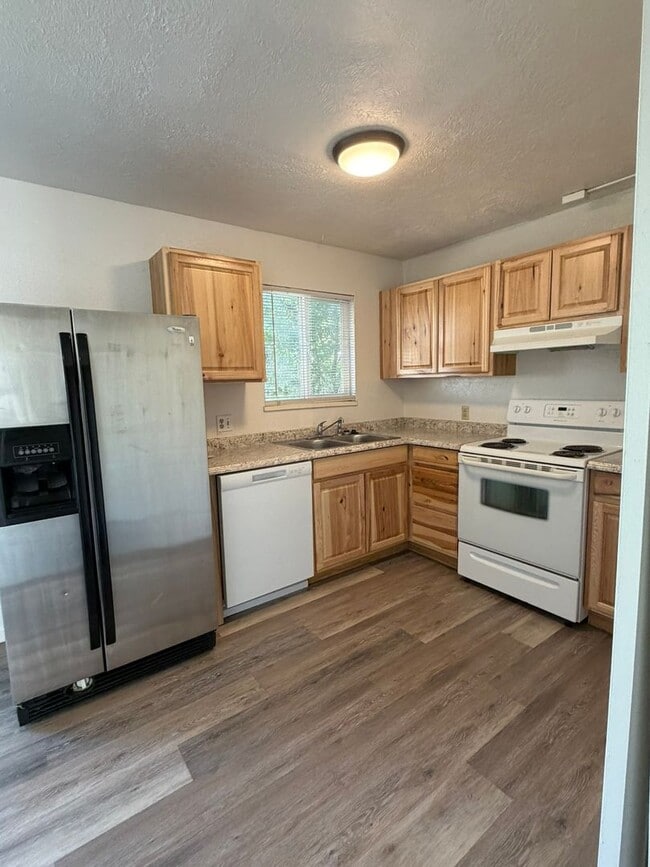 Building Photo - 3211 Opal Ct