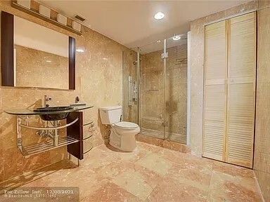 bathroom - 19390 Collins Ave