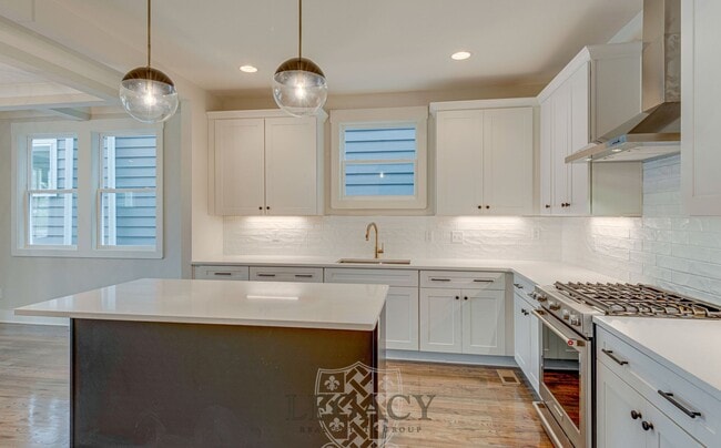 Building Photo - 600 45th Ave N