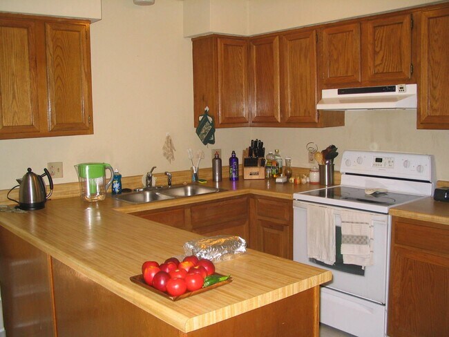 Building Photo - 2121 Acklen Ave