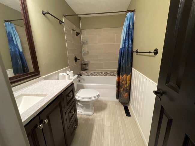 Building Photo - Beautiful Home For Rent on Cul-de-Sac with Huge Fenced Backyard