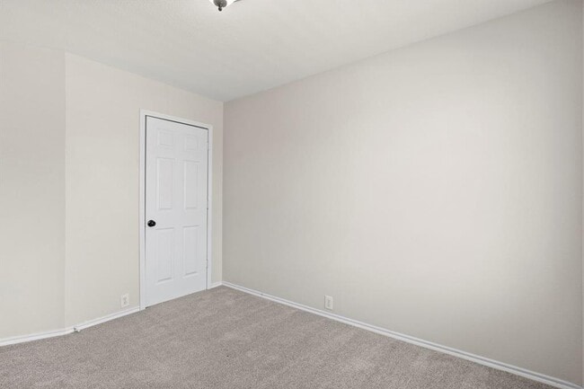 Building Photo - 9735 Coyote Creek Dr