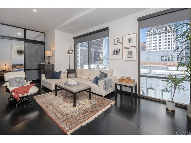 Primary Photo - 655 S Hope St