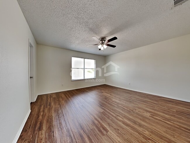 Building Photo - 10408 Wood Leaf Ct