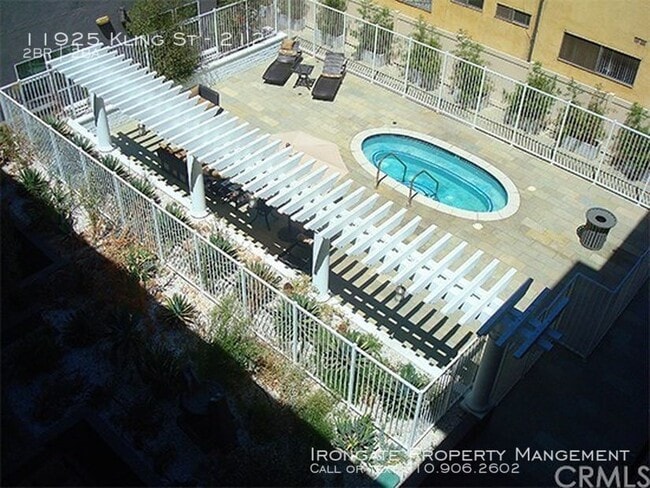 Building Photo - 11925 Kling St