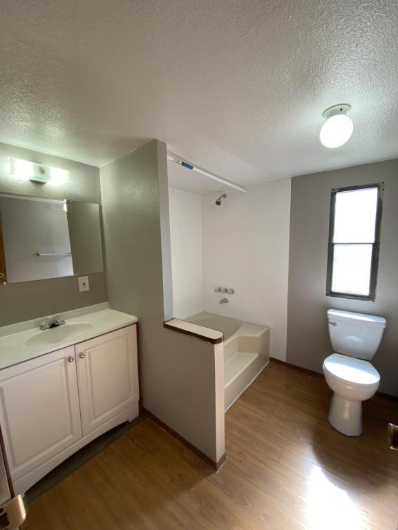 Building Photo - 4005 Hilltop Dr