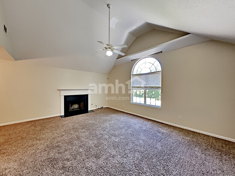 Building Photo - 4319 Caroline Ct