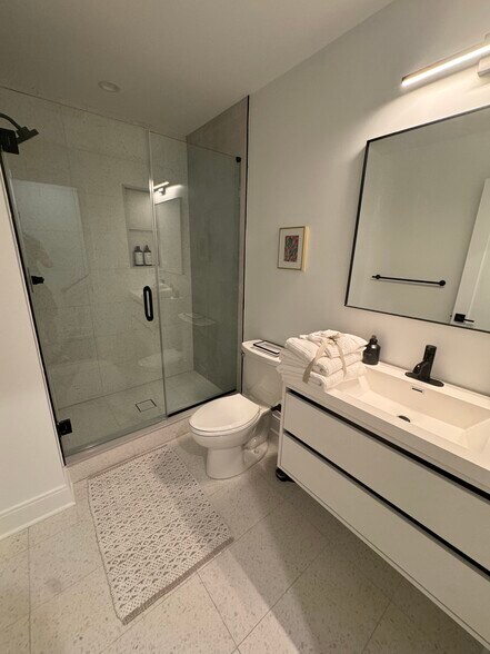 Building Photo - 310 Reed St