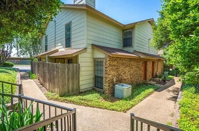 Building Photo - 11311 Audelia Rd