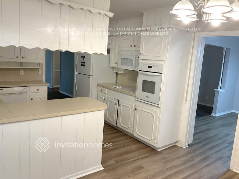 Building Photo - 2617 Natalie Dr