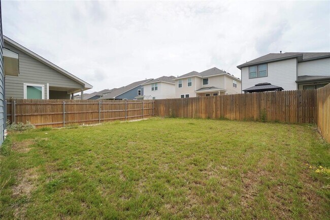 Building Photo - 2513 Danbury Ln