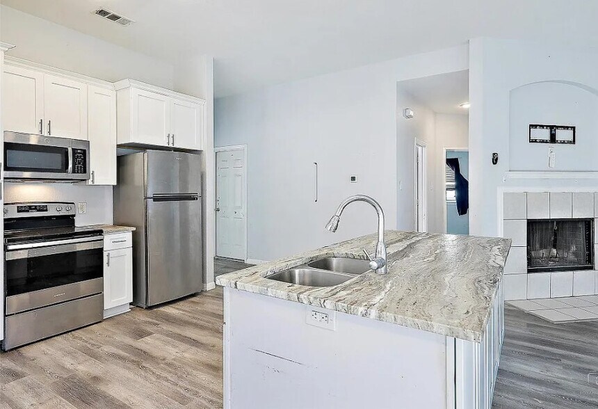 Building Photo - 509 Creekside Dr