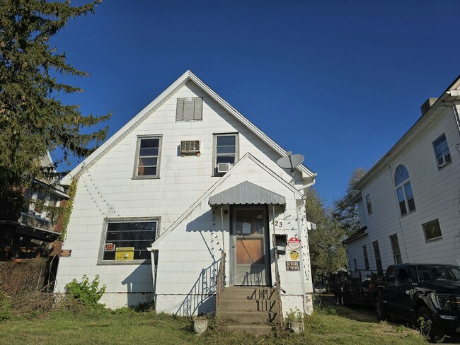 Building Photo - 223 W Locust St