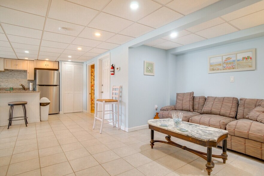 Building Photo - 89 Sunset Cir