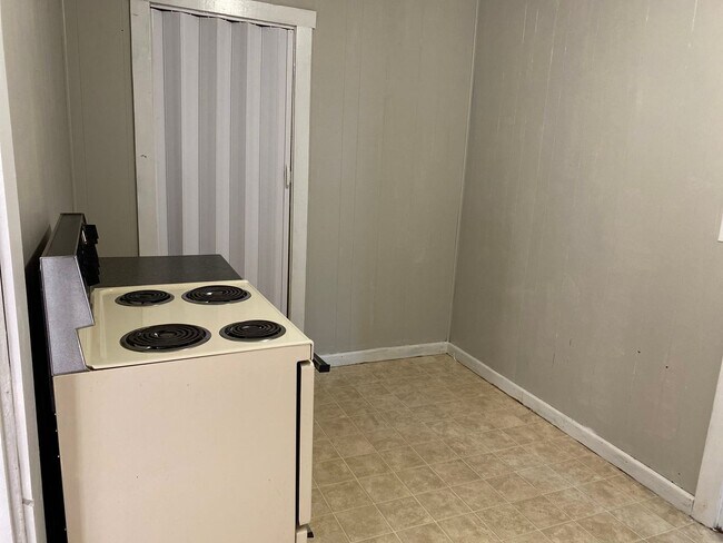 Building Photo - 351 W North St