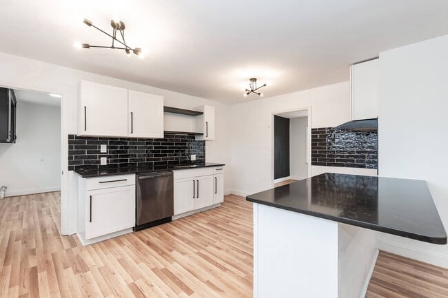 Building Photo - Huge Four Bedroom Home!