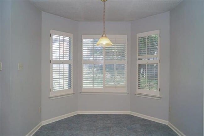 Building Photo - 7938 Anne's Cir