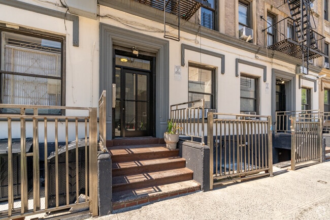 Building Photo - 142-144 W 109th St