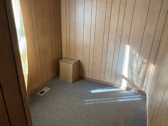 Building Photo - 3 Bedroom 1 Bath Home located in Greeneville, TN