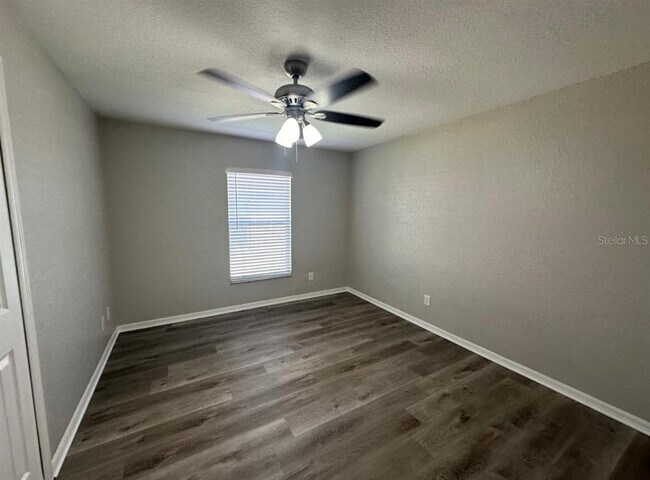 Building Photo - 9725 Fox Hollow Rd