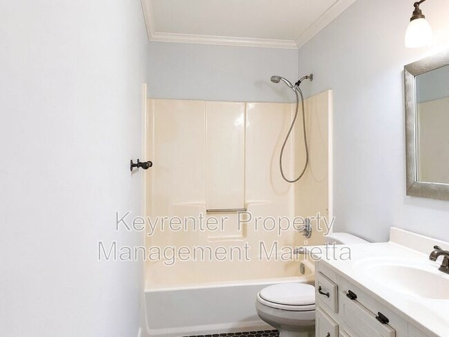 Building Photo - 5088 Ravenwood Dr NE