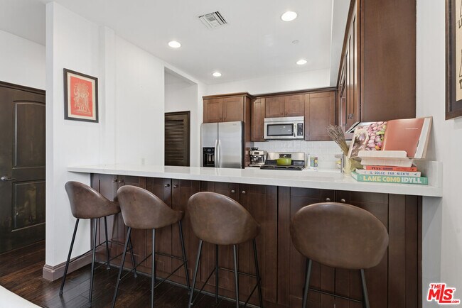 Building Photo - 500 Orlando Ave