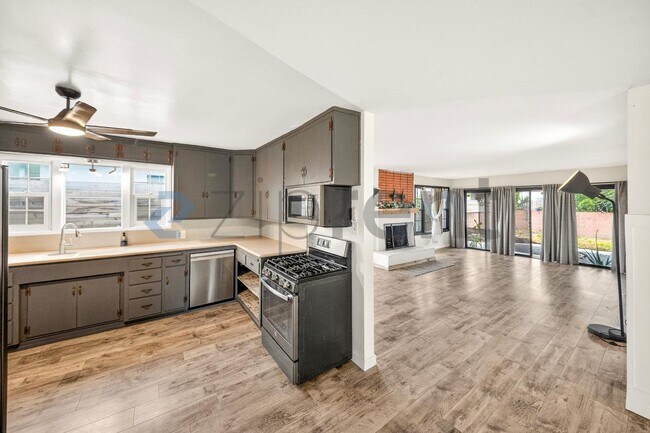 Building Photo - 6150 Coke Ave