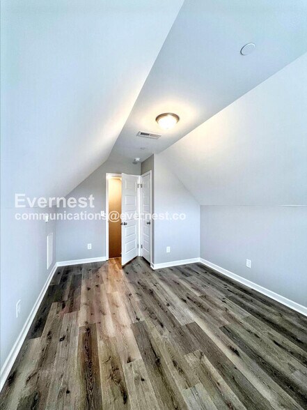 Building Photo - 1112 Prospect Ct