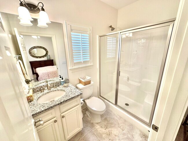 Building Photo - 206 E Pinehurst Dr