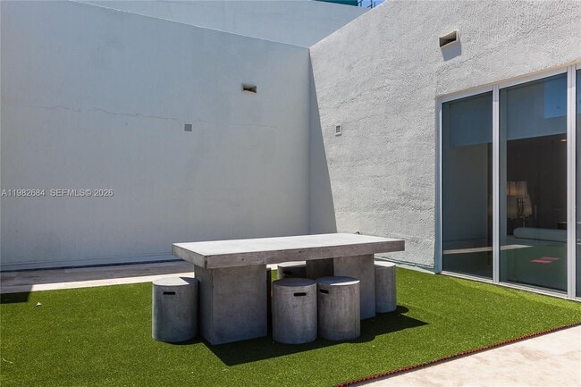 Building Photo - 1800 S Ocean Dr