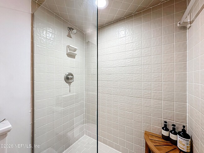 Building Photo - 2009 Seminole Rd