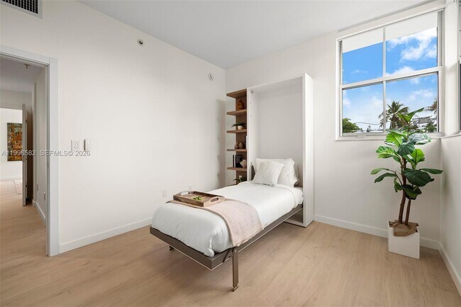 Building Photo - 600 76th St