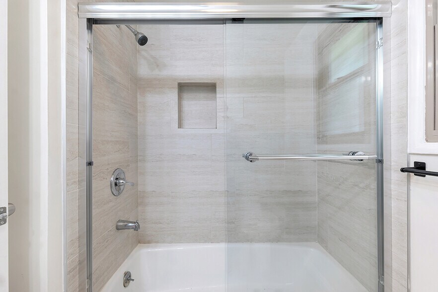 Building Photo - 4850 Excelente Dr