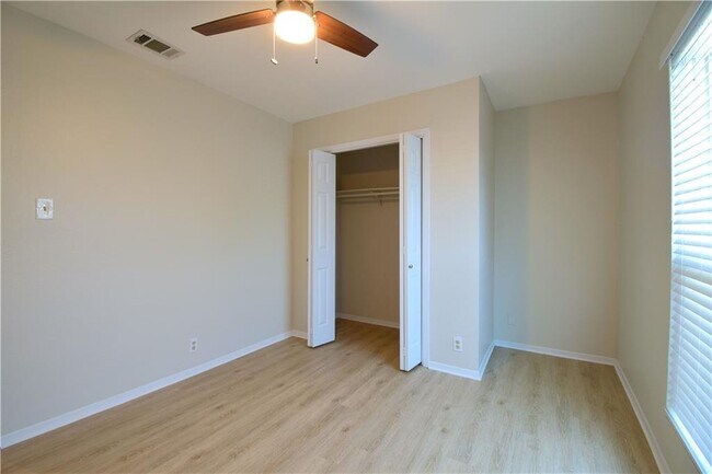 Building Photo - 12302 Deer Falls Dr