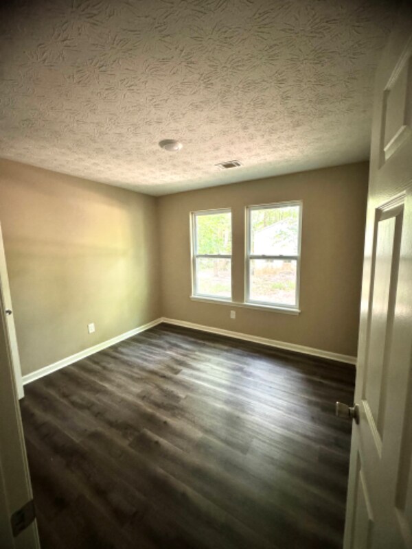 Building Photo - 106 N Meade Dr