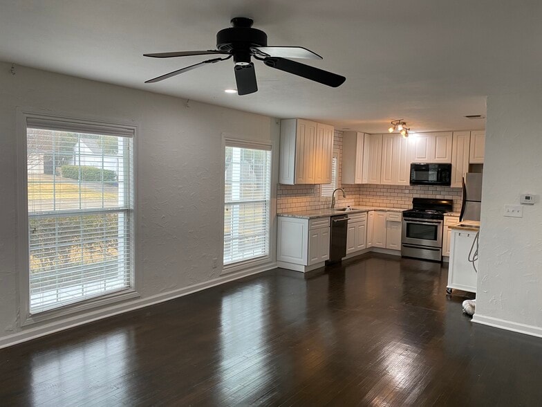 Building Photo - 4217 Donnelly Ave