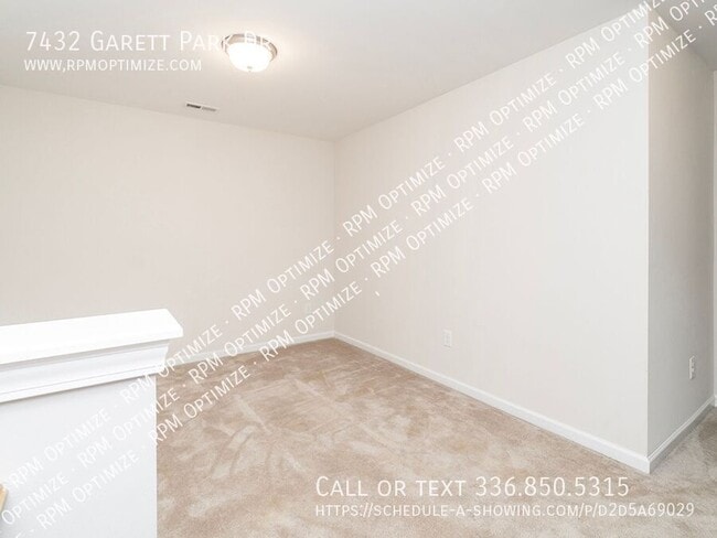 Building Photo - 7432 Garett Park Dr