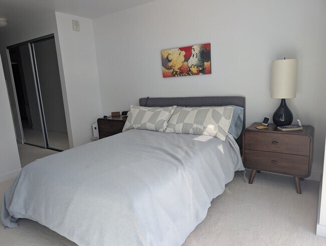 Building Photo - Luxury 1 Bedroom + Den - Breathtaking Mountain Views