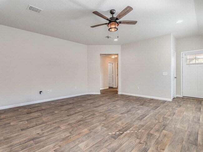 Building Photo - 136 Dunlin Ln