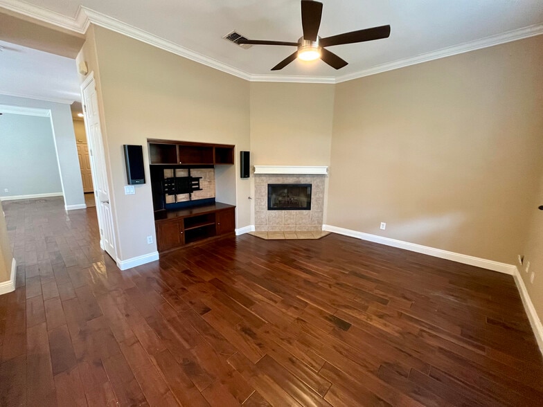 Building Photo - 5538 Coyote Ct