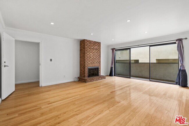 Building Photo - 1236 Wellesley Ave