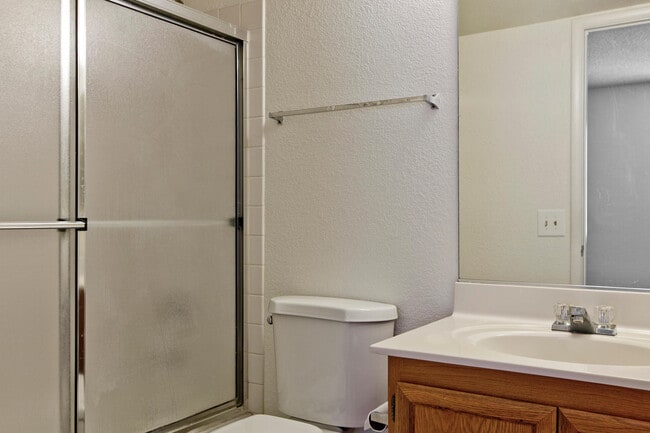Building Photo - 1ST FLOOR CONDO CLOSE TO SUMMERLIN