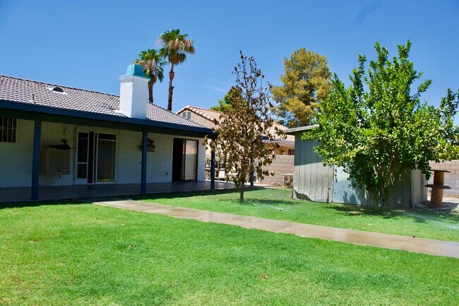 Building Photo - 30650 Avenida Del Yermo