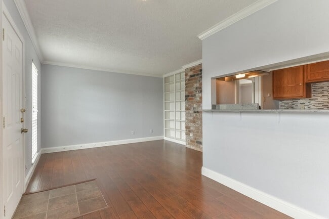 Building Photo - 6402 Del Monte Dr