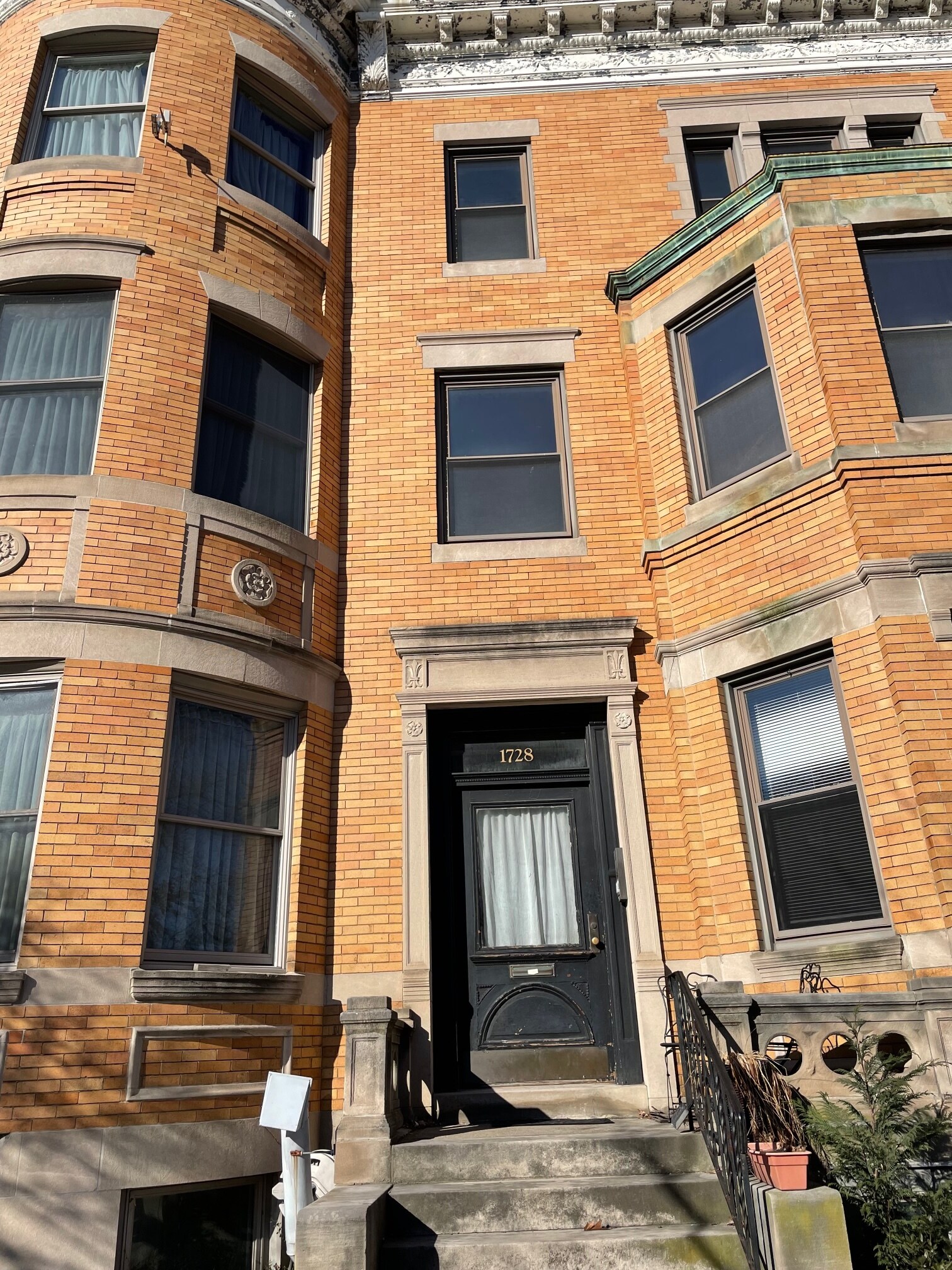 Building Photo - 1728 Beacon St