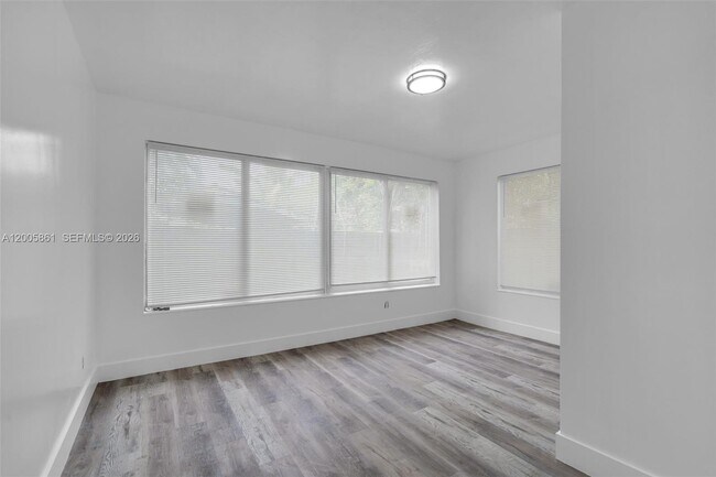 Building Photo - 265 NE 55th Terrace