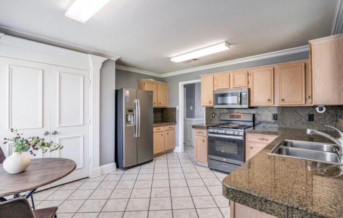 Building Photo - 7717 Coral Way