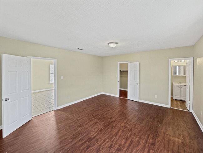 Building Photo - 2150 N Dorgenois St